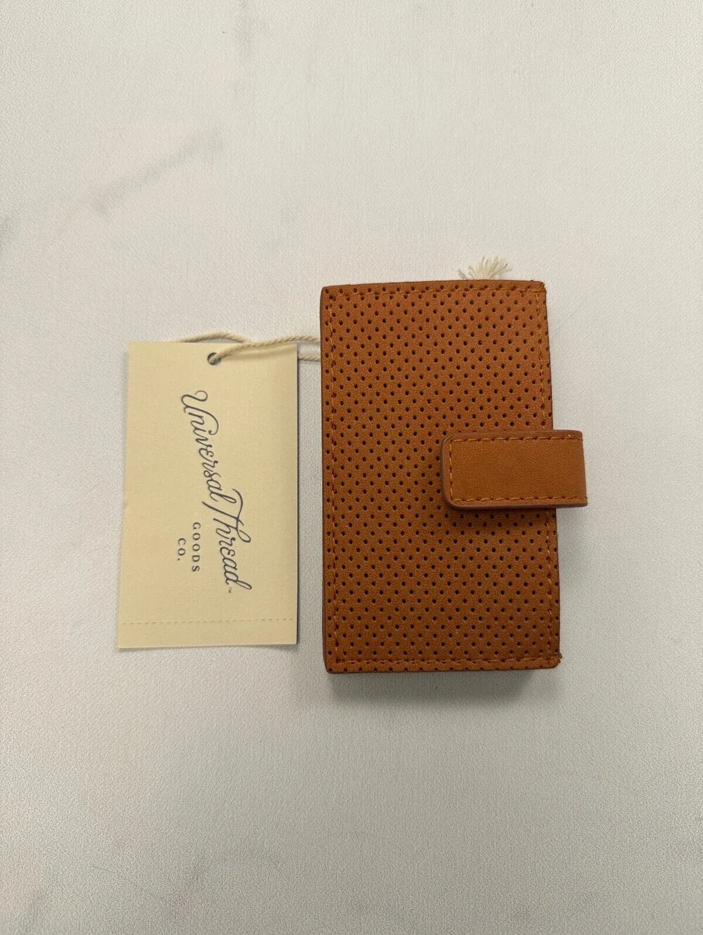 Universal Threads Wallet Case Tan Modern Classic Style